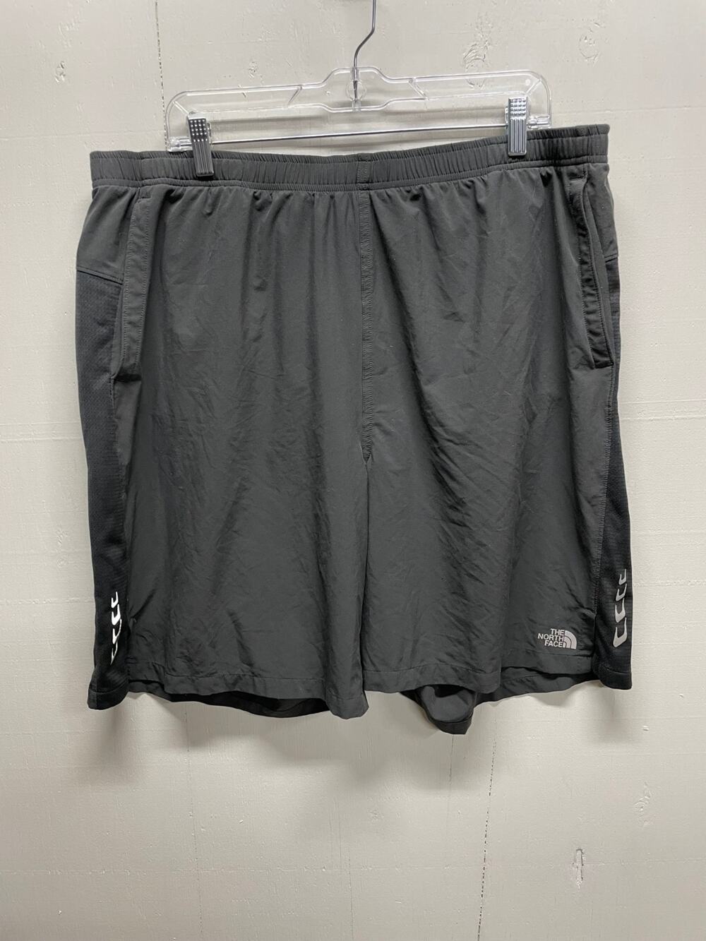 North Face Men's 24/7 Shorts Flight Series Size XXL Long Has Lining Gray color